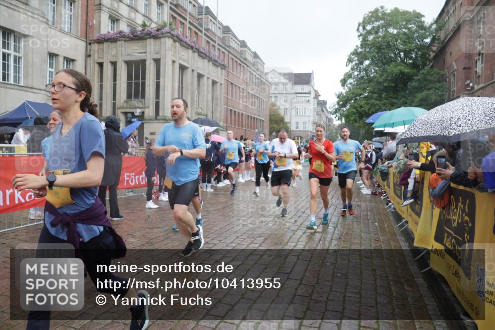 13.09.2026 - Kiel Lauf Yannick Fuchs http://msf.ph/oto/10413955 13.09.2026 10:45:43 Ziel 360, 499, 1015, 1065, 1180, 1229, 1484, 1537, 1682, 1752, 2563, 3182, 3347, 3608, 3749, 3807, 4586, 5072, 5205, 5278, 6406, 7503, 7889, 8203, 8282, 8442, 8731, 8762, 8816, 9429, 9727, 9770, 9774, 9914, 10077, 10149, 10407, 11745, 12150, 12224, 461, 478, 979, 1012, 1267, 1482, 1575, 1590, 1682, 1703, 1878, 1969, 2391, 2599, 2836, 3075, 3263, 3264, 3285, 3628, 3749, 3796, 4151, 4168, 4536, 4588, 4699, 4726, 5220, 5296, 5361, 5365, 5600, 5763, 5764, 5957, 6269, 6406, 6799, 550 meine-sportfotos.de
