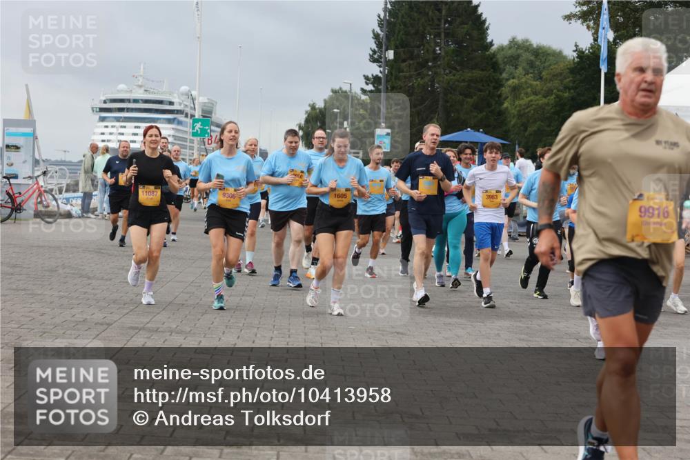 13.09.2026 - Kiel Lauf Andreas Tolksdorf http://msf.ph/oto/10413958 13.09.2026 10:04:51 Kiellinie 1605, 9306, 11087, 3963, 9916 meine-sportfotos.de