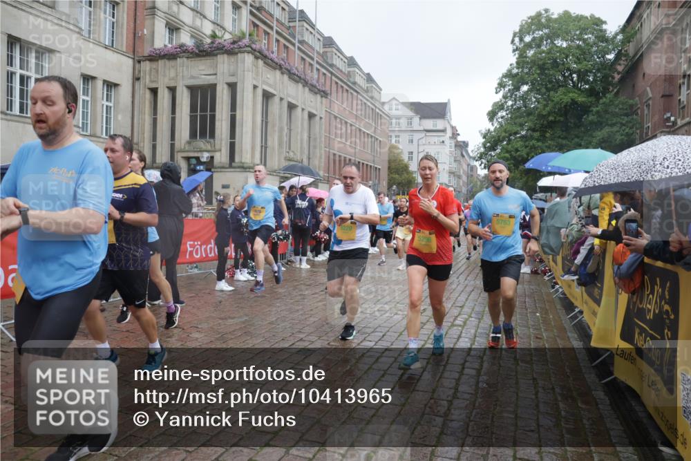 13.09.2026 - Kiel Lauf Yannick Fuchs http://msf.ph/oto/10413965 13.09.2026 10:45:44 Ziel 360, 499, 1015, 1065, 1180, 1229, 1484, 1537, 1725, 1752, 2563, 3182, 3347, 3608, 3807, 4586, 5072, 5205, 5278, 7503, 7889, 8203, 8282, 8442, 8731, 8762, 8816, 9429, 9727, 9770, 9774, 9914, 10077, 10149, 10407, 11745, 12150, 12224, 461, 478, 979, 1012, 1180, 1267, 1482, 1575, 1590, 1682, 1703, 1878, 1969, 2391, 2599, 2836, 3075, 3182, 3263, 3264, 3285, 3628, 3749, 3796, 4151, 4168, 4536, 4588, 4699, 4726, 5220, 5296, 5361, 5365, 5600, 5763, 5764, 5957, 6269, 6406, 6799, 550 meine-sportfotos.de