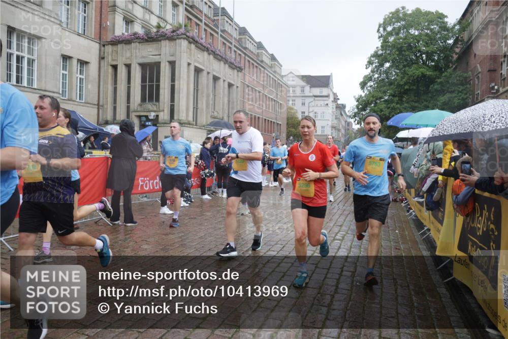 13.09.2026 - Kiel Lauf Yannick Fuchs http://msf.ph/oto/10413969 13.09.2026 10:45:44 Ziel 360, 499, 1015, 1065, 1180, 1229, 1484, 1537, 1725, 1752, 2563, 3182, 3347, 3608, 3807, 4586, 5072, 5205, 5278, 7503, 7889, 8203, 8282, 8442, 8731, 8762, 8816, 9429, 9727, 9770, 9774, 9914, 10077, 10149, 10407, 11745, 12150, 12224, 461, 478, 979, 1012, 1180, 1267, 1482, 1575, 1590, 1682, 1703, 1878, 1969, 2391, 2599, 2836, 3075, 3182, 3263, 3264, 3285, 3628, 3749, 3796, 4151, 4168, 4536, 4588, 4699, 4726, 5220, 5296, 5361, 5365, 5600, 5763, 5764, 5957, 6269, 6406, 6799, 550 meine-sportfotos.de