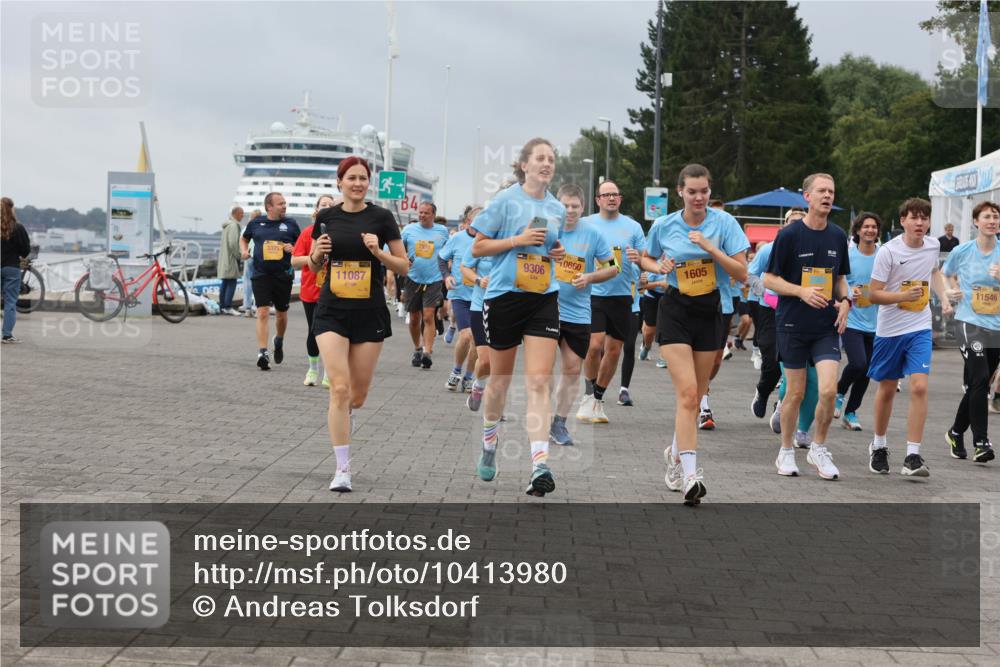 13.09.2026 - Kiel Lauf Andreas Tolksdorf http://msf.ph/oto/10413980 13.09.2026 10:04:52 Kiellinie 11087, 4, 9306, 0660, 1605, 11546 meine-sportfotos.de