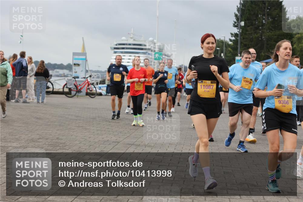 13.09.2026 - Kiel Lauf Andreas Tolksdorf http://msf.ph/oto/10413998 13.09.2026 10:04:53 Kiellinie 3325, 7157, 38, 11087, 10660, 48, 9306 meine-sportfotos.de