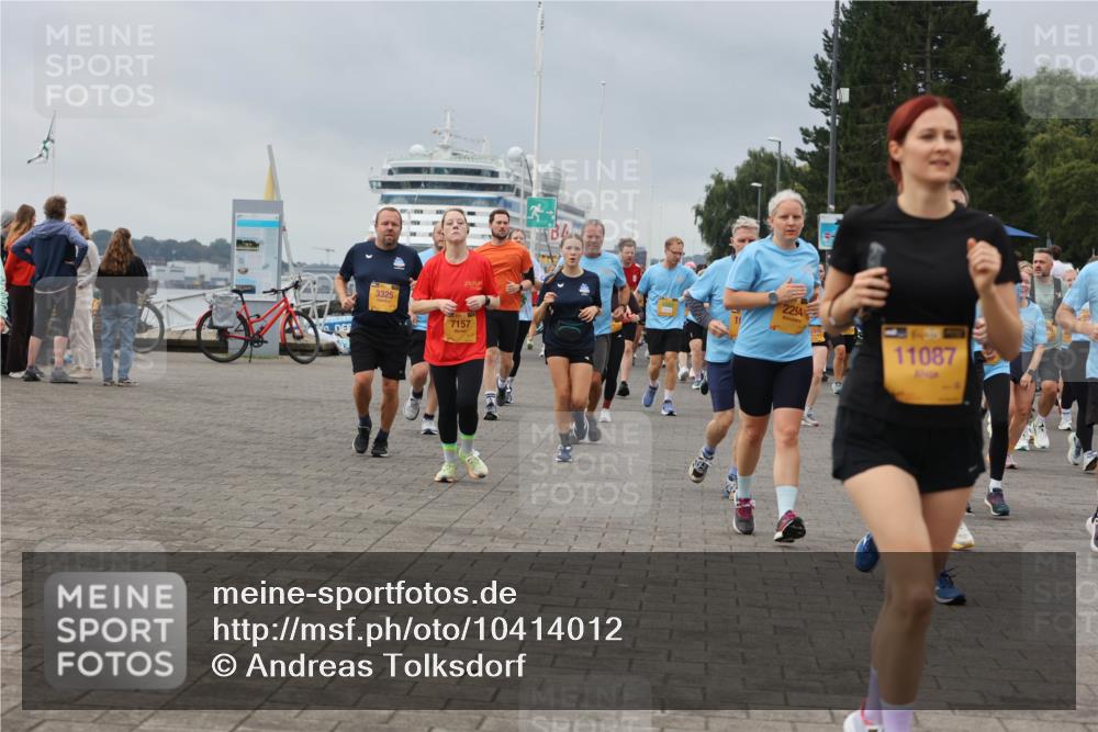13.09.2026 - Kiel Lauf Andreas Tolksdorf http://msf.ph/oto/10414012 13.09.2026 10:04:54 Kiellinie 3325, 7157, 13, 2254, 11087 meine-sportfotos.de
