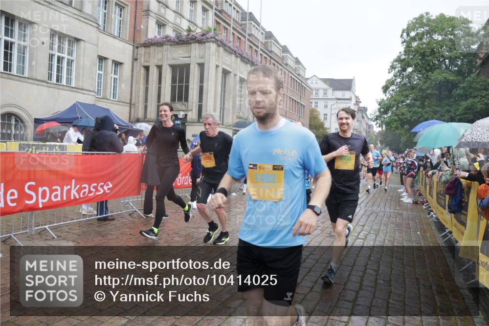 13.09.2026 - Kiel Lauf Yannick Fuchs http://msf.ph/oto/10414025 13.09.2026 10:45:48 Ziel 123, 499, 1015, 1065, 1229, 1484, 1537, 1725, 1752, 2421, 2563, 3347, 3608, 3807, 4586, 5072, 5205, 5278, 7503, 7889, 8203, 8282, 8442, 8731, 8816, 9727, 9770, 9774, 9843, 10046, 10077, 10149, 10407, 10569, 11745, 12150, 12224, 360, 461, 1012, 1180, 1267, 1482, 1575, 1590, 1682, 1969, 2391, 2599, 2836, 3075, 3182, 3263, 3264, 3285, 3347, 3628, 3749, 3796, 4151, 4168, 4536, 4586, 4588, 4699, 4726, 5361, 5365, 5600, 5957, 6269, 6406, 6799, 8282, 498, 550, 9207, 1482, 1590 meine-sportfotos.de