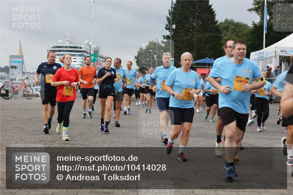 13.09.2026 - Kiel Lauf Andreas Tolksdorf http://msf.ph/oto/10414028 13.09.2026 10:04:55 Kiellinie 3325, 7157, 4, 225, 11482, 10650, 6953 meine-sportfotos.de