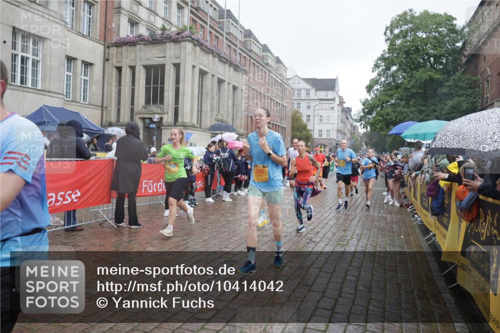 13.09.2026 - Kiel Lauf Yannick Fuchs http://msf.ph/oto/10414042 13.09.2026 10:45:49 Ziel 123, 499, 1015, 1065, 1229, 1484, 1537, 1725, 1752, 2421, 2563, 3608, 3807, 5072, 5205, 5278, 7503, 7889, 8203, 8442, 8731, 8816, 9727, 9770, 9774, 9843, 10046, 10077, 10149, 10407, 10569, 11745, 12150, 12224, 360, 461, 1012, 1180, 1267, 1575, 1590, 1682, 1752, 1969, 2391, 2599, 2836, 3075, 3182, 3263, 3264, 3285, 3347, 3628, 3749, 3796, 4151, 4168, 4536, 4586, 4588, 4699, 4726, 5361, 5365, 5957, 6269, 6406, 6799, 8282, 498, 550, 9207, 1482, 1590 meine-sportfotos.de