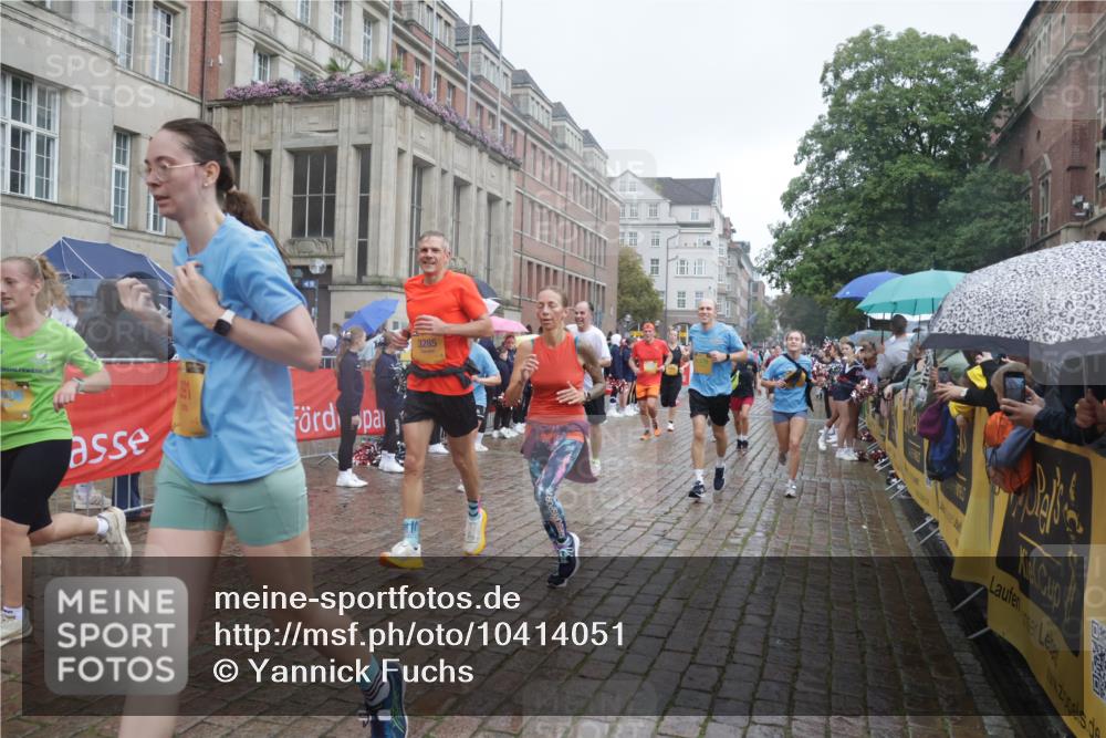 13.09.2026 - Kiel Lauf Yannick Fuchs http://msf.ph/oto/10414051 13.09.2026 10:45:50 Ziel 123, 499, 1015, 1065, 1229, 1484, 1537, 1725, 2421, 2563, 3608, 3807, 5072, 5205, 5278, 7503, 7889, 8203, 8442, 8731, 8816, 9727, 9770, 9774, 9843, 10046, 10077, 10149, 10407, 10569, 11745, 12150, 12224, 360, 461, 1012, 1180, 1267, 1575, 1590, 1682, 1752, 1969, 2391, 2599, 2836, 3075, 3182, 3263, 3264, 3285, 3347, 3628, 3749, 3796, 4151, 4168, 4536, 4586, 4699, 4726, 5365, 5957, 6269, 6406, 6799, 8282, 498, 550, 9207, 1482, 1590 meine-sportfotos.de
