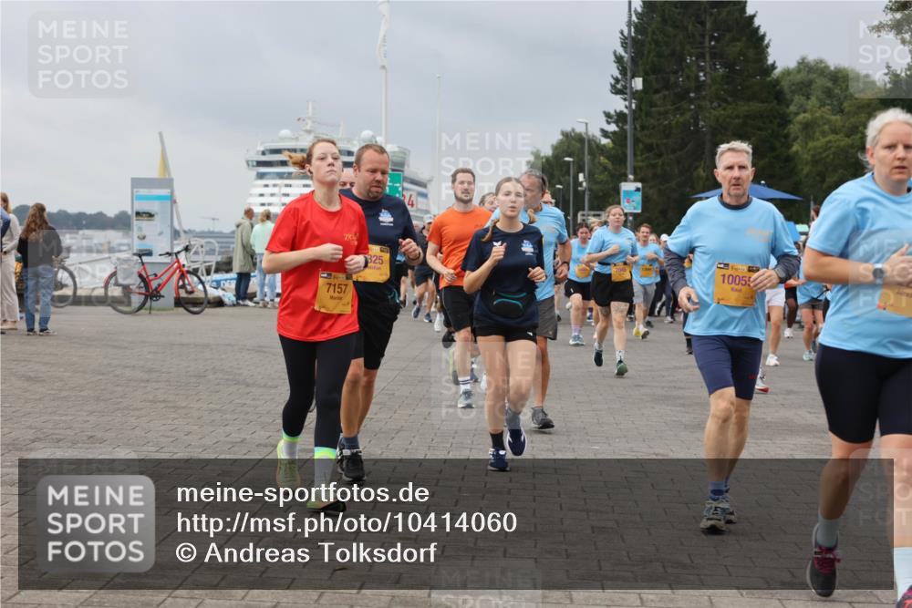 13.09.2026 - Kiel Lauf Andreas Tolksdorf http://msf.ph/oto/10414060 13.09.2026 10:04:56 Kiellinie 44, 39, 7157, 325, 7045, 38, 10055 meine-sportfotos.de