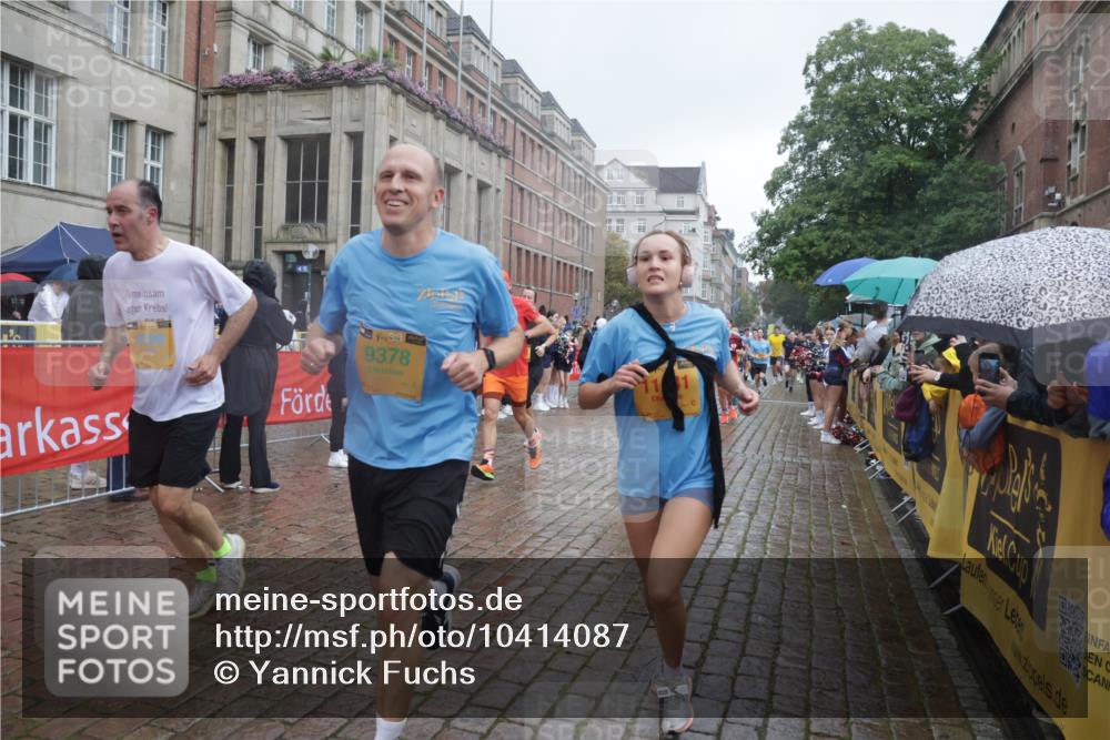 13.09.2026 - Kiel Lauf Yannick Fuchs http://msf.ph/oto/10414087 13.09.2026 10:45:52 Ziel 123, 499, 1065, 1229, 1537, 1725, 2421, 2563, 3608, 3807, 5205, 5278, 7503, 7889, 8203, 8655, 8731, 8816, 9770, 9774, 9843, 10046, 10077, 10407, 10569, 11745, 12150, 12224, 12748, 360, 461, 1012, 1015, 1065, 1180, 1267, 1484, 1575, 1682, 1752, 1969, 2599, 2836, 3075, 3182, 3263, 3264, 3347, 3628, 3749, 3807, 4151, 4168, 4536, 4586, 4699, 4726, 5072, 5278, 5365, 5957, 6269, 6406, 6799, 8282, 8442, 8731, 498, 550, 9207, 1482, 1590 meine-sportfotos.de