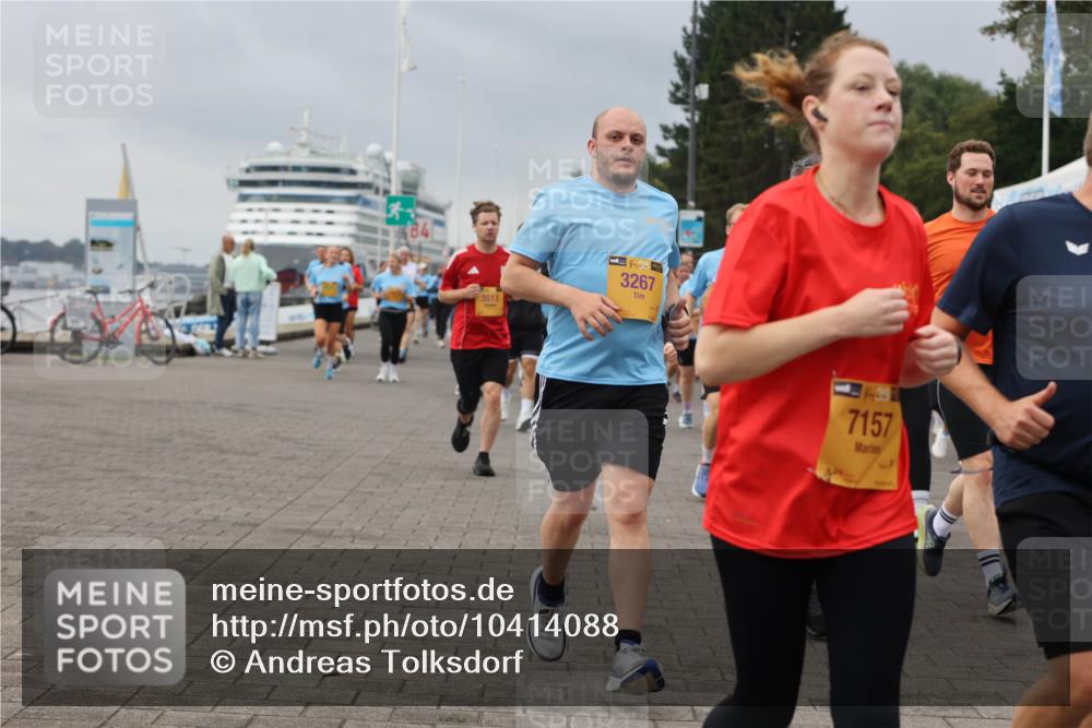 13.09.2026 - Kiel Lauf Andreas Tolksdorf http://msf.ph/oto/10414088 13.09.2026 10:04:58 Kiellinie 3513, 38, 3267, 7157 meine-sportfotos.de
