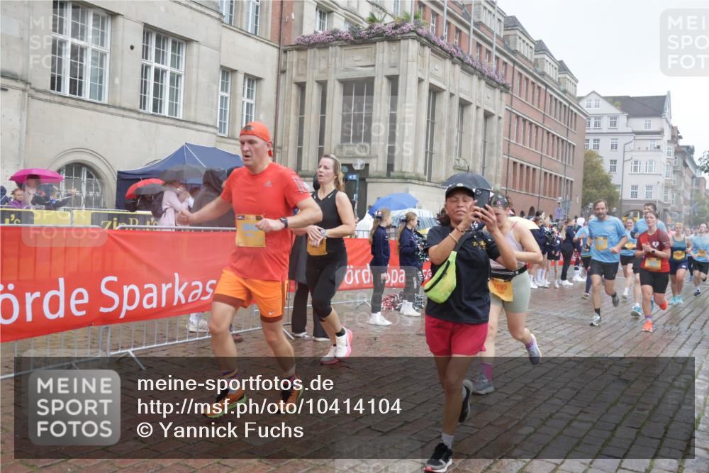 13.09.2026 - Kiel Lauf Yannick Fuchs http://msf.ph/oto/10414104 13.09.2026 10:45:53 Ziel 123, 499, 1229, 1537, 1725, 2421, 2563, 3608, 5205, 7503, 7889, 8203, 8655, 8816, 9770, 9774, 9843, 10046, 10077, 10407, 10569, 10735, 11745, 12150, 12224, 12748, 360, 461, 1012, 1015, 1065, 1180, 1267, 1484, 1575, 1682, 1752, 1969, 2599, 2836, 3075, 3182, 3263, 3264, 3347, 3628, 3749, 3807, 4151, 4168, 4536, 4586, 4699, 4726, 5072, 5205, 5278, 5365, 5957, 6269, 6406, 6799, 7503, 8282, 8442, 8731, 498, 550, 9207, 1482, 1590 meine-sportfotos.de