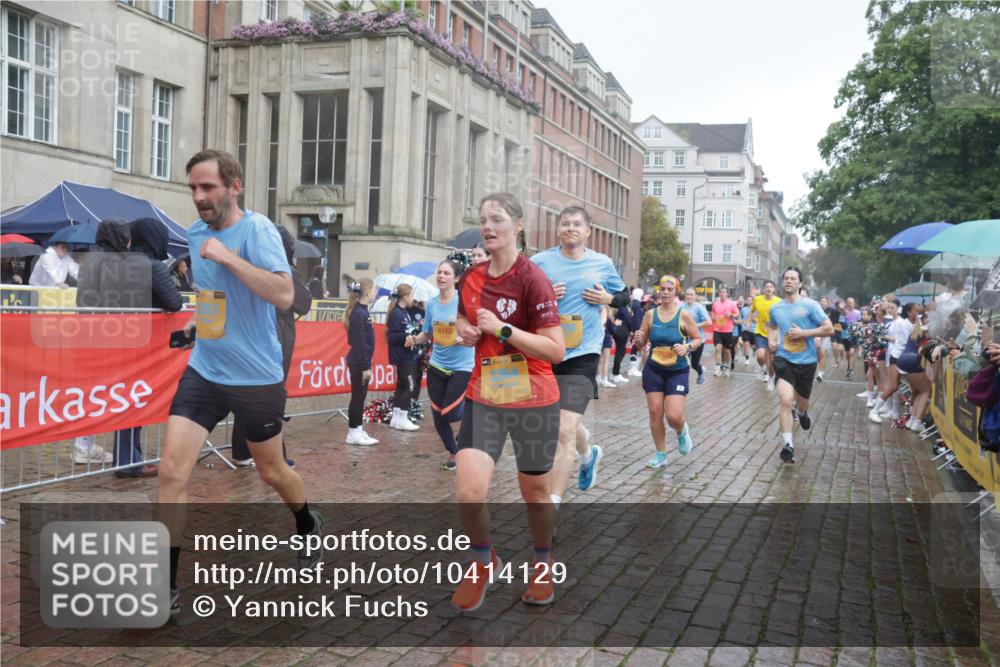 13.09.2026 - Kiel Lauf Yannick Fuchs http://msf.ph/oto/10414129 13.09.2026 10:45:55 Ziel 123, 499, 1725, 2421, 3608, 3781, 3844, 7073, 7889, 8203, 8403, 8655, 8816, 8881, 9843, 10046, 10569, 10735, 11670, 11745, 11822, 12150, 12224, 12748, 360, 461, 1012, 1015, 1065, 1180, 1229, 1267, 1484, 1537, 1682, 1752, 1969, 2563, 2599, 2836, 3075, 3182, 3263, 3264, 3347, 3608, 3628, 3749, 3807, 4151, 4168, 4536, 4586, 4699, 4726, 5072, 5205, 5278, 5365, 5957, 6269, 6406, 7503, 8203, 8282, 8442, 8731, 498, 550, 9207, 1482, 1590 meine-sportfotos.de