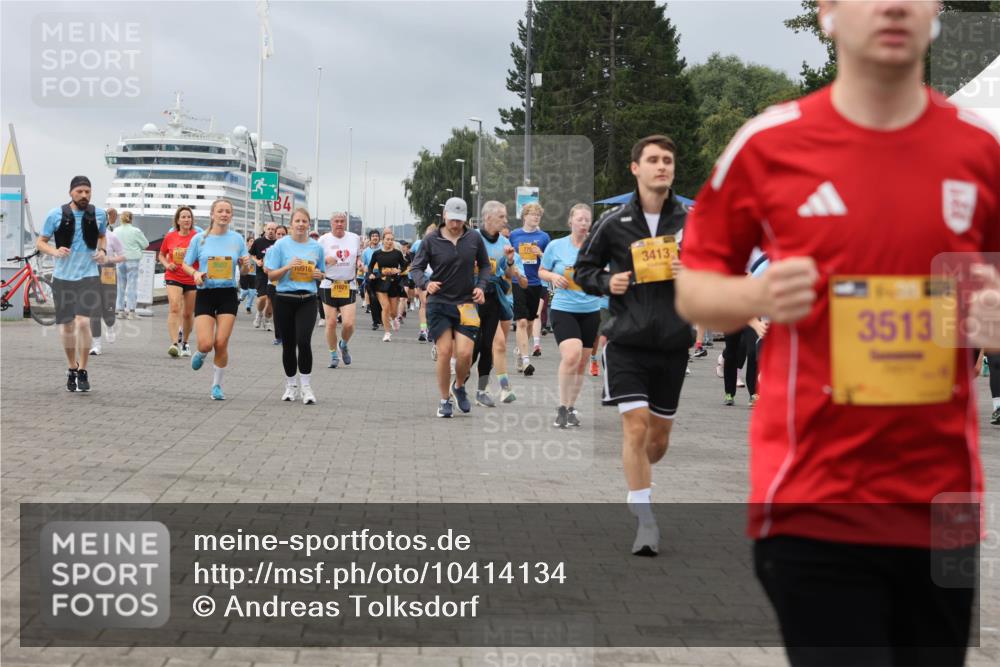 13.09.2026 - Kiel Lauf Andreas Tolksdorf http://msf.ph/oto/10414134 13.09.2026 10:05:03 Kiellinie 4, 916, 11621, 775, 3413, 40, 3513 meine-sportfotos.de