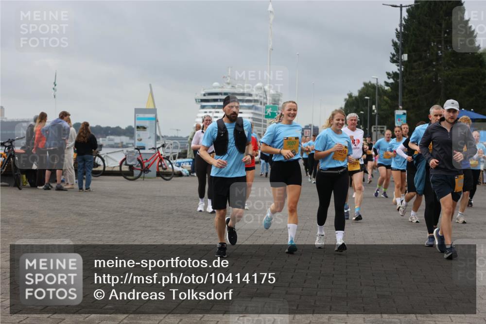 13.09.2026 - Kiel Lauf Andreas Tolksdorf http://msf.ph/oto/10414175 13.09.2026 10:05:06 Kiellinie 3607, 0916, 1621 meine-sportfotos.de