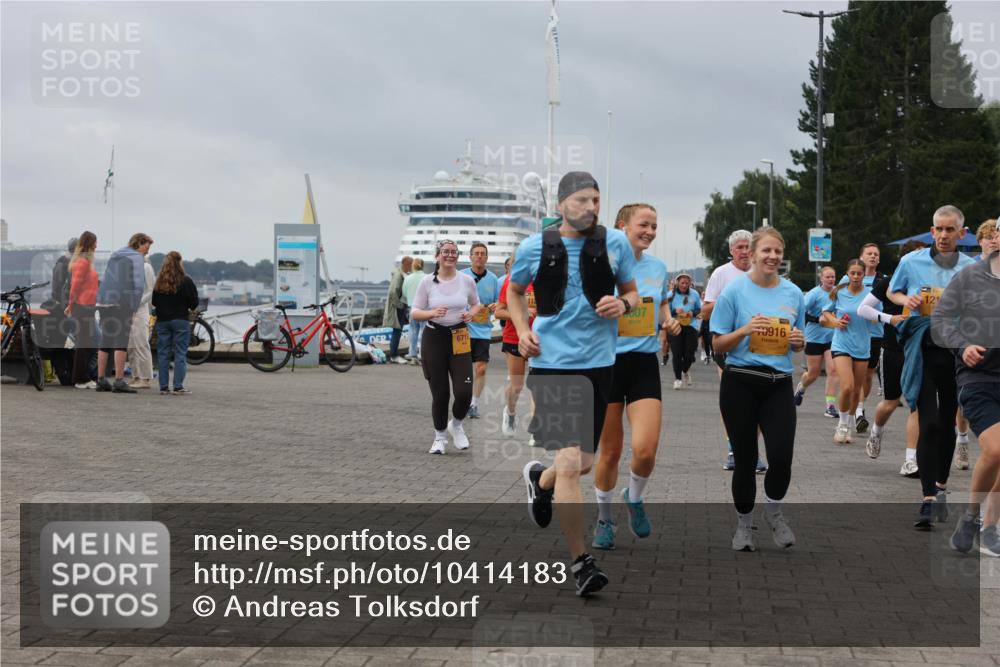13.09.2026 - Kiel Lauf Andreas Tolksdorf http://msf.ph/oto/10414183 13.09.2026 10:05:06 Kiellinie 3607, 6715, 916, 121 meine-sportfotos.de
