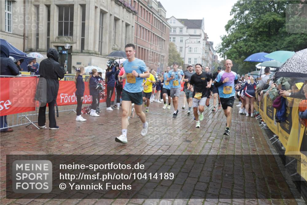 13.09.2026 - Kiel Lauf Yannick Fuchs http://msf.ph/oto/10414189 13.09.2026 10:45:59 Ziel 123, 550, 665, 1030, 1374, 1582, 1725, 2421, 3781, 3844, 5348, 5510, 5515, 5564, 6385, 6436, 6980, 7073, 7772, 8403, 8551, 8561, 8655, 8881, 9375, 9715, 9843, 10046, 10569, 10615, 10735, 10975, 11670, 11822, 12748, 360, 461, 499, 1012, 1015, 1065, 1180, 1229, 1267, 1484, 1537, 1682, 1725, 1752, 1969, 2563, 2599, 2836, 3075, 3182, 3347, 3608, 3749, 3807, 4151, 4536, 4586, 4699, 4726, 5072, 5205, 5278, 5957, 6269, 6406, 7503, 7889, 8203, 8282, 8442, 8731, 8816, 498, 9207 meine-sportfotos.de