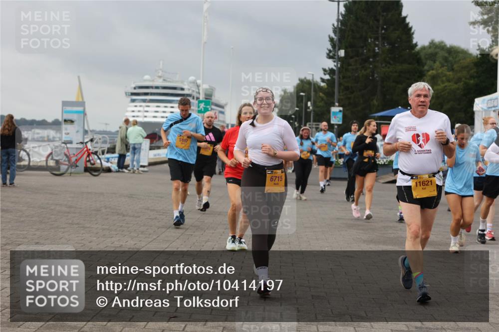 13.09.2026 - Kiel Lauf Andreas Tolksdorf http://msf.ph/oto/10414197 13.09.2026 10:05:09 Kiellinie 5187, 6715, 1, 11621 meine-sportfotos.de