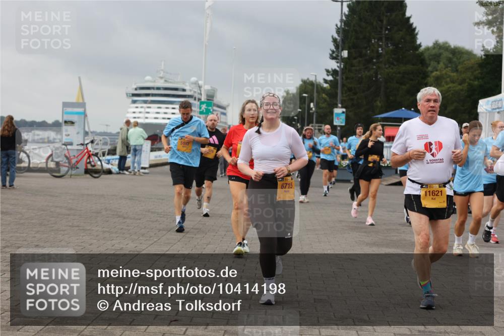 13.09.2026 - Kiel Lauf Andreas Tolksdorf http://msf.ph/oto/10414198 13.09.2026 10:05:09 Kiellinie 5187, 6715, 1, 38, 11621 meine-sportfotos.de