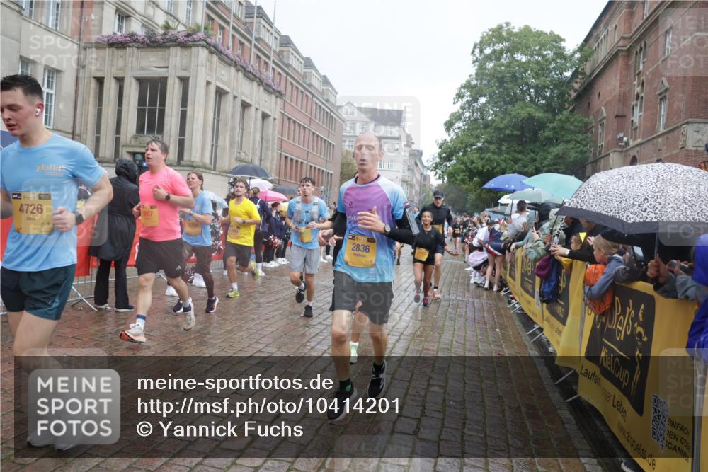 13.09.2026 - Kiel Lauf Yannick Fuchs http://msf.ph/oto/10414201 13.09.2026 10:46:00 Ziel 123, 498, 550, 665, 1030, 1374, 1582, 2421, 3781, 3844, 5348, 5510, 5515, 5564, 6385, 6436, 6980, 7073, 7772, 8403, 8551, 8561, 8655, 8881, 9207, 9375, 9715, 9843, 10046, 10569, 10615, 10735, 10809, 10975, 11670, 11822, 12748, 360, 461, 499, 1015, 1065, 1180, 1229, 1267, 1484, 1537, 1682, 1725, 1752, 1969, 2563, 2599, 2836, 3075, 3182, 3347, 3608, 3749, 3807, 4151, 4536, 4586, 4699, 4726, 5072, 5205, 5278, 5957, 6269, 6406, 7503, 7889, 8203, 8282, 8442, 8731, 8816 meine-sportfotos.de