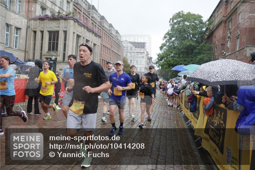 13.09.2026 - Kiel Lauf Yannick Fuchs http://msf.ph/oto/10414208 13.09.2026 10:46:01 Ziel 123, 498, 550, 665, 1030, 1374, 1582, 2421, 3781, 3844, 5348, 5510, 5515, 5564, 6385, 6436, 6980, 7073, 7772, 8403, 8551, 8561, 8655, 8881, 9207, 9375, 9715, 9843, 10046, 10050, 10569, 10615, 10735, 10809, 10975, 11670, 11822, 12748, 360, 461, 499, 1015, 1065, 1180, 1229, 1484, 1537, 1682, 1725, 1752, 1969, 2421, 2563, 2599, 2836, 3075, 3182, 3347, 3608, 3749, 3807, 4151, 4536, 4586, 4699, 4726, 5072, 5205, 5278, 5957, 6269, 6406, 7503, 7889, 8203, 8282, 8442, 8731, 8816 meine-sportfotos.de