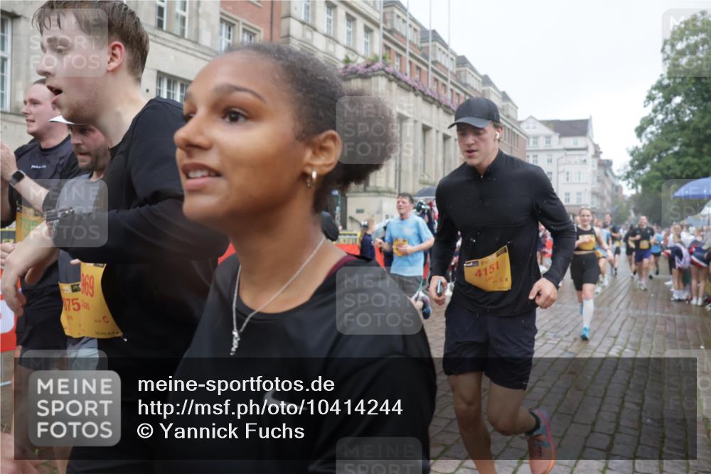 13.09.2026 - Kiel Lauf Yannick Fuchs http://msf.ph/oto/10414244 13.09.2026 10:46:03 Ziel 272, 498, 550, 665, 1030, 1374, 1582, 3781, 3844, 5348, 5510, 5515, 5564, 6385, 6436, 6980, 7073, 7772, 7939, 8403, 8551, 8561, 8655, 8881, 9207, 9375, 9715, 9843, 10046, 10050, 10569, 10615, 10735, 10809, 10975, 11670, 11822, 12748, 123, 360, 461, 499, 1015, 1065, 1180, 1229, 1484, 1537, 1682, 1725, 1752, 1969, 2421, 2563, 2599, 3075, 3182, 3347, 3608, 3749, 3807, 4151, 4586, 4699, 5072, 5205, 5278, 5957, 6269, 6406, 7503, 7889, 8203, 8282, 8442, 8731, 8816, 6269 meine-sportfotos.de