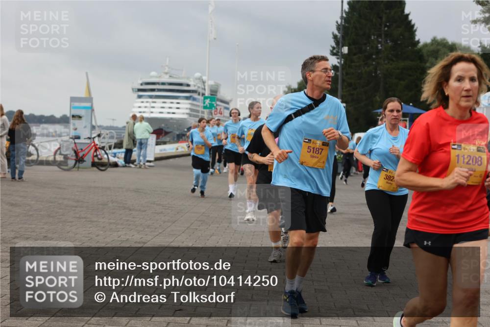 13.09.2026 - Kiel Lauf Andreas Tolksdorf http://msf.ph/oto/10414250 13.09.2026 10:05:12 Kiellinie 38, 5187, 1, 35, 382, 39, 11208 meine-sportfotos.de