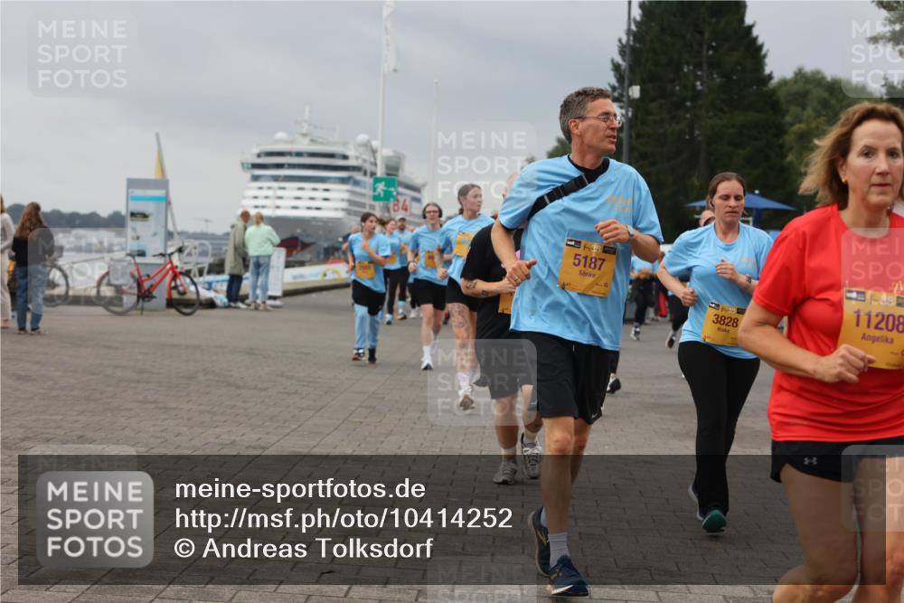 13.09.2026 - Kiel Lauf Andreas Tolksdorf http://msf.ph/oto/10414252 13.09.2026 10:05:12 Kiellinie 38, 5187, 38, 3828, 38, 11208 meine-sportfotos.de