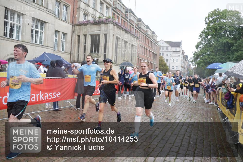 13.09.2026 - Kiel Lauf Yannick Fuchs http://msf.ph/oto/10414253 13.09.2026 10:46:04 Ziel 272, 498, 550, 665, 1030, 1374, 1582, 3781, 3844, 5348, 5510, 5515, 5564, 6385, 6436, 6980, 7073, 7772, 7939, 8403, 8551, 8561, 8655, 8881, 9207, 9375, 9715, 10050, 10615, 10735, 10809, 10975, 11670, 11822, 12748, 123, 360, 499, 1015, 1065, 1180, 1229, 1484, 1537, 1682, 1725, 1752, 2421, 2563, 2599, 3182, 3347, 3608, 3749, 3807, 4151, 4586, 4699, 5072, 5205, 5278, 6269, 6406, 7503, 7889, 8203, 8282, 8442, 8731, 8816, 6269 meine-sportfotos.de