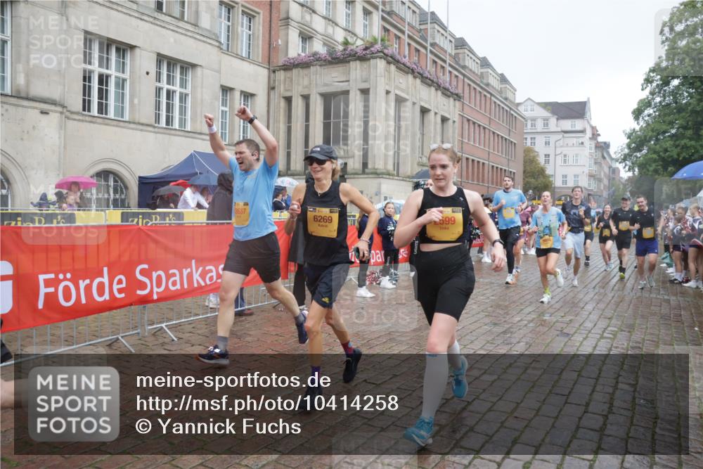 13.09.2026 - Kiel Lauf Yannick Fuchs http://msf.ph/oto/10414258 13.09.2026 10:46:04 Ziel 272, 498, 550, 665, 1030, 1374, 1582, 3781, 3844, 5348, 5510, 5515, 5564, 6385, 6436, 6980, 7073, 7772, 7939, 8403, 8551, 8561, 8655, 8881, 9207, 9375, 9715, 10050, 10615, 10735, 10809, 10975, 11670, 11822, 12748, 123, 360, 499, 1015, 1065, 1180, 1229, 1484, 1537, 1682, 1725, 1752, 2421, 2563, 2599, 3182, 3347, 3608, 3749, 3807, 4151, 4586, 4699, 5072, 5205, 5278, 6269, 6406, 7503, 7889, 8203, 8282, 8442, 8731, 8816, 6269 meine-sportfotos.de
