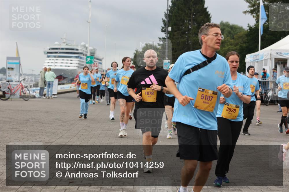 13.09.2026 - Kiel Lauf Andreas Tolksdorf http://msf.ph/oto/10414259 13.09.2026 10:05:13 Kiellinie 1078, 38, 5187, 38, 3828, 3196, 4758 meine-sportfotos.de