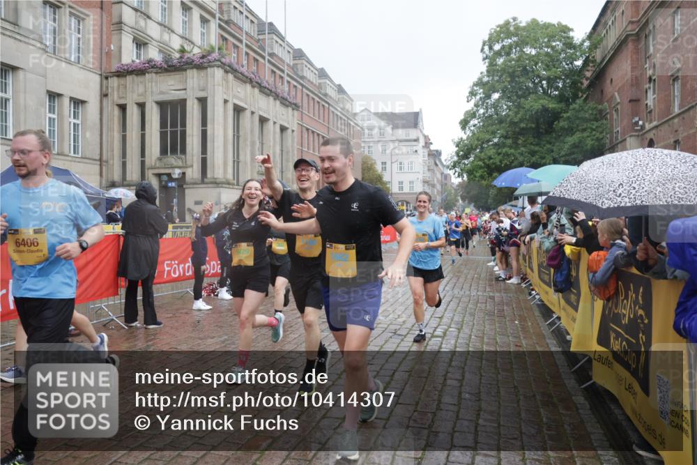 13.09.2026 - Kiel Lauf Yannick Fuchs http://msf.ph/oto/10414307 13.09.2026 10:46:07 Ziel 272, 498, 550, 665, 1030, 1374, 1582, 3781, 3844, 5348, 5510, 5515, 5564, 6385, 6436, 6980, 7073, 7241, 7772, 7939, 8403, 8551, 8561, 8655, 8881, 9207, 9375, 9715, 10050, 10615, 10735, 10809, 10975, 11670, 11822, 12481, 123, 360, 499, 1015, 1065, 1180, 1229, 1484, 1537, 1682, 1725, 1752, 2421, 2563, 3182, 3347, 3608, 3749, 3807, 4586, 5072, 5205, 5278, 6406, 7503, 7889, 8203, 8282, 8442, 8655, 8731, 8816, 6269 meine-sportfotos.de
