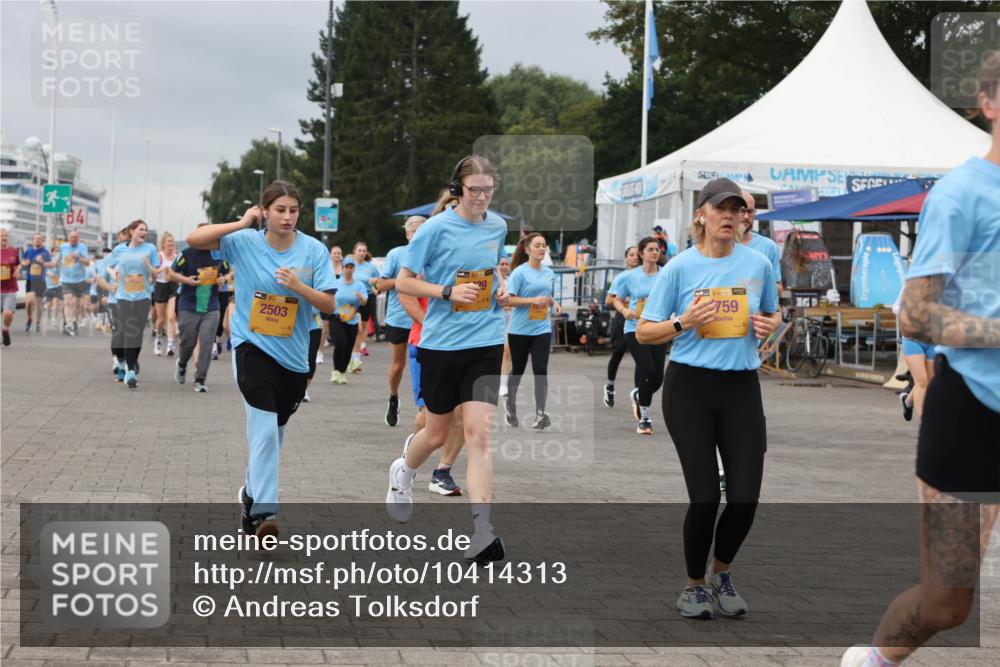 13.09.2026 - Kiel Lauf Andreas Tolksdorf http://msf.ph/oto/10414313 13.09.2026 10:05:16 Kiellinie 13, 84, 38, 2503, 38, 759 meine-sportfotos.de