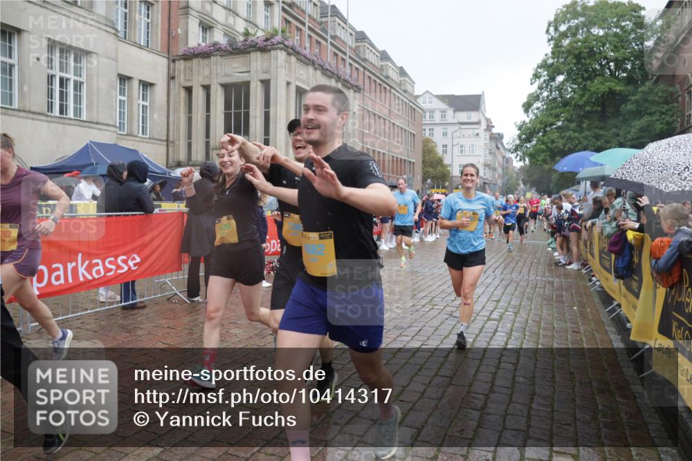 13.09.2026 - Kiel Lauf Yannick Fuchs http://msf.ph/oto/10414317 13.09.2026 10:46:08 Ziel 272, 498, 550, 665, 1030, 1374, 1582, 3422, 3781, 3844, 5017, 5348, 5510, 5515, 5564, 6385, 6436, 6980, 7073, 7241, 7772, 7939, 8310, 8403, 8551, 8561, 8881, 9207, 9375, 9715, 10050, 10615, 10735, 10809, 10975, 11670, 11822, 12077, 12306, 12481, 123, 360, 499, 1015, 1065, 1180, 1229, 1484, 1537, 1682, 1725, 1752, 2421, 2563, 3182, 3347, 3608, 3749, 3807, 4586, 5072, 5205, 5278, 6406, 7503, 7889, 8203, 8282, 8442, 8655, 8731, 8816, 6269 meine-sportfotos.de