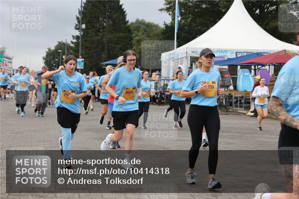 13.09.2026 - Kiel Lauf Andreas Tolksdorf http://msf.ph/oto/10414318 13.09.2026 10:05:16 Kiellinie 84, 4, 38, 250, 8429, 759, 2878 meine-sportfotos.de