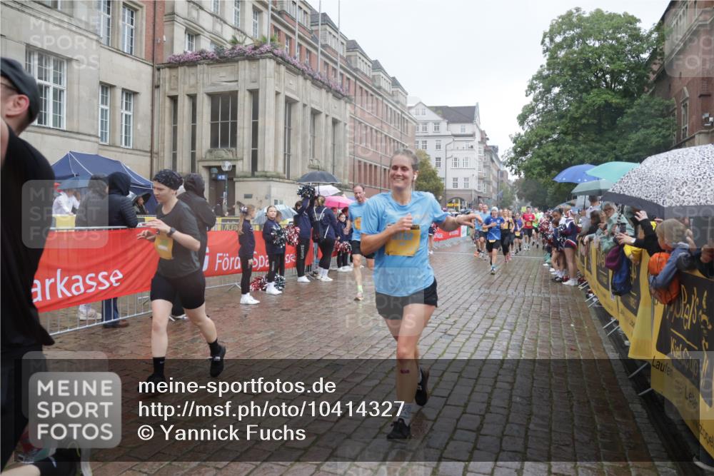 13.09.2026 - Kiel Lauf Yannick Fuchs http://msf.ph/oto/10414327 13.09.2026 10:46:08 Ziel 272, 498, 550, 665, 1030, 1374, 1582, 3422, 3781, 3844, 5017, 5348, 5510, 5515, 5564, 6385, 6436, 6980, 7073, 7241, 7772, 7939, 8310, 8403, 8551, 8561, 8881, 9207, 9375, 9715, 10050, 10615, 10735, 10809, 10975, 11670, 11822, 12077, 12306, 12481, 123, 360, 499, 1015, 1065, 1180, 1229, 1484, 1537, 1682, 1725, 1752, 2421, 2563, 3182, 3347, 3608, 3749, 3807, 4586, 5072, 5205, 5278, 6406, 7503, 7889, 8203, 8282, 8442, 8655, 8731, 8816, 6269 meine-sportfotos.de