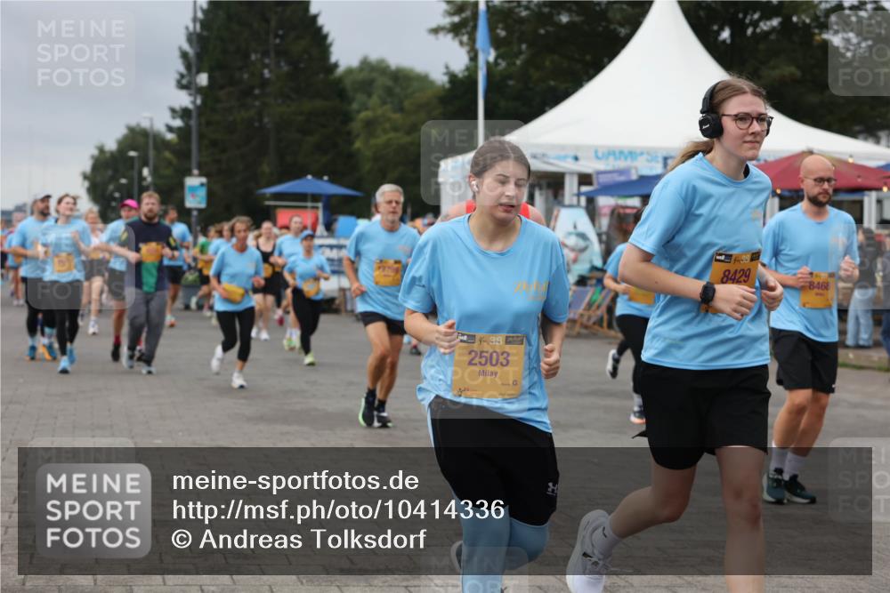 13.09.2026 - Kiel Lauf Andreas Tolksdorf http://msf.ph/oto/10414336 13.09.2026 10:05:18 Kiellinie 38, 2503, 39, 8429, 8468 meine-sportfotos.de