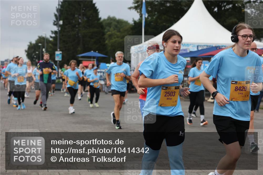 13.09.2026 - Kiel Lauf Andreas Tolksdorf http://msf.ph/oto/10414342 13.09.2026 10:05:18 Kiellinie 38, 2503, 48, 8429 meine-sportfotos.de