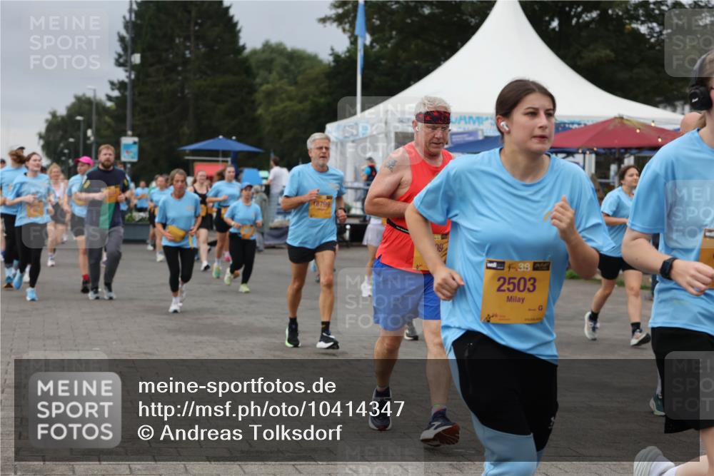 13.09.2026 - Kiel Lauf Andreas Tolksdorf http://msf.ph/oto/10414347 13.09.2026 10:05:18 Kiellinie 0799, 38, 19, 4, 38, 2503 meine-sportfotos.de