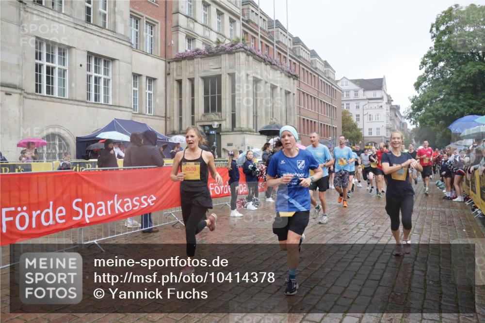 13.09.2026 - Kiel Lauf Yannick Fuchs http://msf.ph/oto/10414378 13.09.2026 10:46:12 Ziel 272, 498, 550, 665, 1013, 1030, 1374, 1582, 2448, 2776, 3422, 4397, 4516, 5017, 5348, 5421, 5510, 5515, 5564, 6436, 6980, 7044, 7241, 7772, 7840, 7939, 8310, 8561, 9207, 9361, 9715, 10050, 10615, 10699, 10809, 10975, 11642, 12077, 12306, 12481, 123, 499, 665, 1015, 1065, 1229, 1484, 1537, 1725, 1752, 2421, 2563, 3347, 3608, 3781, 3807, 3844, 4586, 5072, 5205, 5278, 5348, 5564, 6385, 7073, 7503, 7889, 8203, 8282, 8403, 8442, 8551, 8655, 8731, 8816, 8881, 9375, 6269 meine-sportfotos.de