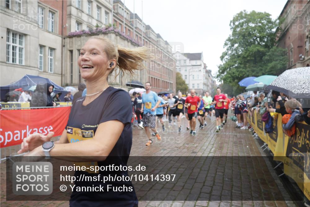 13.09.2026 - Kiel Lauf Yannick Fuchs http://msf.ph/oto/10414397 13.09.2026 10:46:13 Ziel 272, 498, 550, 1013, 1030, 1374, 1582, 2448, 2776, 3422, 4397, 4516, 5017, 5421, 5510, 5515, 6436, 6980, 7044, 7241, 7772, 7840, 7939, 8310, 8561, 9207, 9361, 9715, 10050, 10615, 10699, 10809, 10975, 11642, 12077, 12306, 12481, 123, 499, 550, 665, 1015, 1065, 1229, 1484, 1537, 1725, 1752, 2421, 2563, 3347, 3608, 3781, 3807, 3844, 4586, 5072, 5205, 5278, 5348, 5510, 5515, 5564, 6385, 7073, 7503, 7772, 7889, 8203, 8282, 8403, 8442, 8551, 8655, 8731, 8816, 8881, 9375, 6269 meine-sportfotos.de