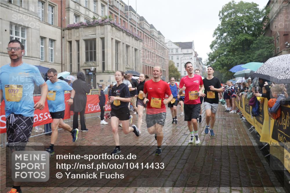13.09.2026 - Kiel Lauf Yannick Fuchs http://msf.ph/oto/10414433 13.09.2026 10:46:15 Ziel 272, 498, 1013, 2448, 2776, 3422, 4331, 4397, 4516, 5017, 5421, 7044, 7241, 7840, 7939, 8277, 8310, 9207, 9361, 10050, 10469, 10699, 10809, 11642, 12000, 12077, 12306, 12481, 123, 498, 499, 550, 665, 1015, 1030, 1065, 1229, 1374, 1484, 1537, 1582, 1725, 2421, 2563, 3608, 3781, 3807, 3844, 5072, 5205, 5278, 5348, 5510, 5515, 5564, 6385, 6436, 6980, 7073, 7503, 7772, 7889, 8203, 8403, 8442, 8551, 8561, 8655, 8731, 8816, 8881, 9207, 9375, 9715, 10809 meine-sportfotos.de