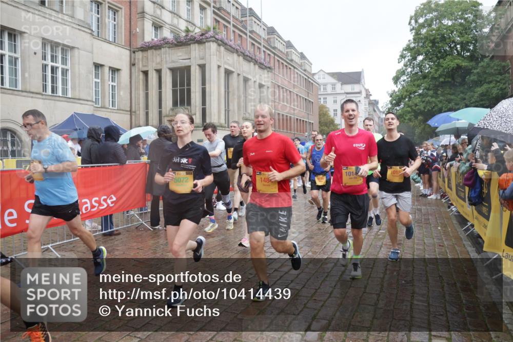 13.09.2026 - Kiel Lauf Yannick Fuchs http://msf.ph/oto/10414439 13.09.2026 10:46:15 Ziel 272, 498, 1013, 2448, 2776, 3422, 4331, 4397, 4516, 5017, 5421, 7044, 7241, 7840, 7939, 8277, 8310, 9207, 9361, 10050, 10469, 10699, 10809, 11642, 12000, 12077, 12306, 12481, 123, 498, 499, 550, 665, 1015, 1030, 1065, 1229, 1374, 1484, 1537, 1582, 1725, 2421, 2563, 3608, 3781, 3807, 3844, 5072, 5205, 5278, 5348, 5510, 5515, 5564, 6385, 6436, 6980, 7073, 7503, 7772, 7889, 8203, 8403, 8442, 8551, 8561, 8655, 8731, 8816, 8881, 9207, 9375, 9715, 10809 meine-sportfotos.de