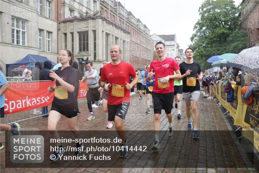 13.09.2026 - Kiel Lauf Yannick Fuchs http://msf.ph/oto/10414442 13.09.2026 10:46:15 Ziel 272, 498, 1013, 2448, 2776, 3422, 4331, 4397, 4516, 5017, 5421, 7044, 7241, 7840, 7939, 8277, 8310, 9207, 9361, 10050, 10469, 10699, 10809, 11642, 12000, 12077, 12306, 12481, 123, 498, 499, 550, 665, 1015, 1030, 1065, 1229, 1374, 1484, 1537, 1582, 1725, 2421, 2563, 3608, 3781, 3807, 3844, 5072, 5205, 5278, 5348, 5510, 5515, 5564, 6385, 6436, 6980, 7073, 7503, 7772, 7889, 8203, 8403, 8442, 8551, 8561, 8655, 8731, 8816, 8881, 9207, 9375, 9715, 10809 meine-sportfotos.de