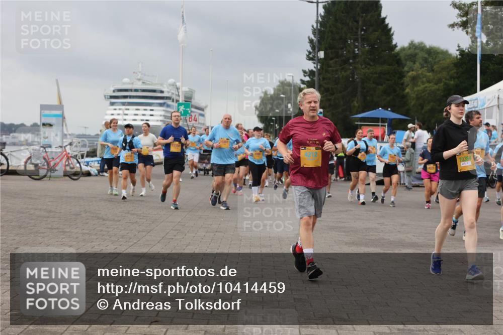 13.09.2026 - Kiel Lauf Andreas Tolksdorf http://msf.ph/oto/10414459 13.09.2026 10:05:25 Kiellinie 4, 21, 0975, 38, 4212, 997667, 10364 meine-sportfotos.de