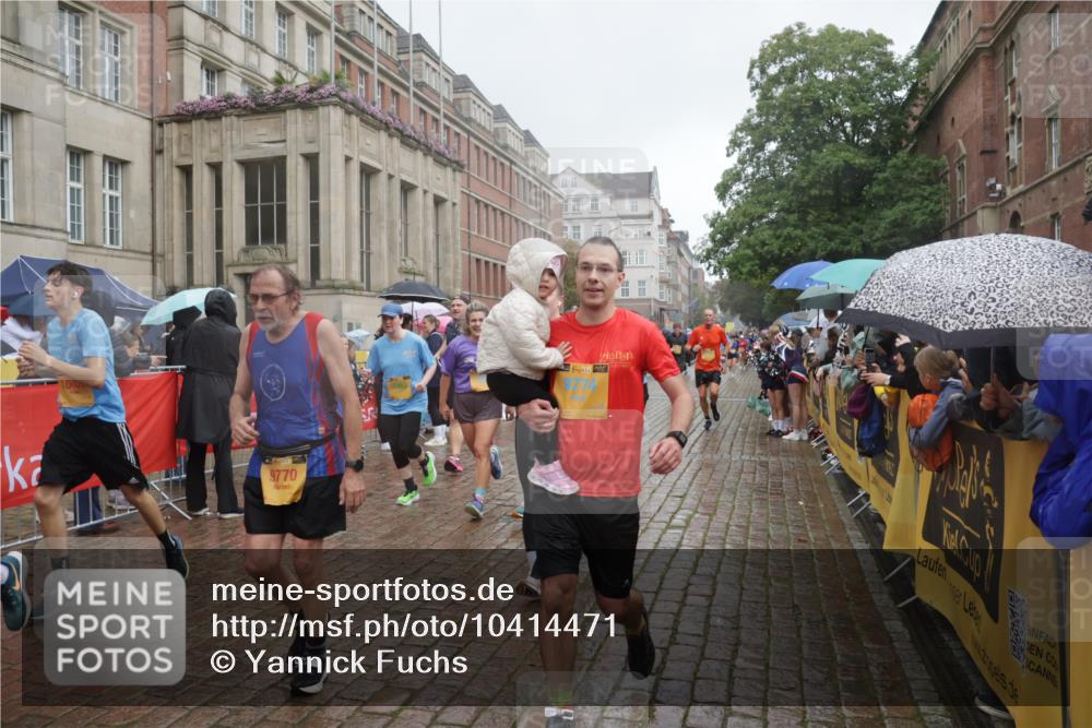 13.09.2026 - Kiel Lauf Yannick Fuchs http://msf.ph/oto/10414471 13.09.2026 10:46:17 Ziel 272, 1013, 1913, 2448, 2776, 3422, 4331, 4397, 4516, 5017, 5421, 7044, 7241, 7840, 7939, 8277, 8310, 8520, 9361, 10469, 10699, 11232, 11642, 12000, 12077, 12306, 12481, 123, 272, 498, 499, 550, 665, 1030, 1065, 1229, 1374, 1537, 1582, 1725, 2421, 2563, 3608, 3781, 3807, 3844, 5205, 5278, 5348, 5510, 5515, 5564, 6385, 6436, 6980, 7073, 7503, 7772, 7889, 7939, 8203, 8403, 8551, 8561, 8655, 8731, 8816, 8881, 9207, 9375, 9715, 10050, 10809, 4499, 9875, 12466, 1229, 1537, 2563 meine-sportfotos.de