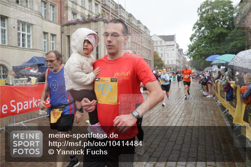 13.09.2026 - Kiel Lauf Yannick Fuchs http://msf.ph/oto/10414484 13.09.2026 10:46:18 Ziel 1013, 1913, 2448, 2776, 3422, 4331, 4397, 4516, 5017, 5421, 7044, 7241, 7840, 8277, 8310, 8520, 9361, 10469, 10699, 10836, 11232, 11642, 12000, 12077, 12306, 12481, 123, 272, 498, 499, 550, 665, 1030, 1229, 1374, 1537, 1582, 1725, 2421, 2563, 3608, 3781, 3844, 5205, 5348, 5510, 5515, 5564, 6385, 6436, 6980, 7073, 7503, 7772, 7889, 7939, 8203, 8403, 8551, 8561, 8655, 8816, 8881, 9207, 9375, 9715, 10050, 10809, 4499, 9875, 12466, 1229, 1537, 2563, 7889 meine-sportfotos.de