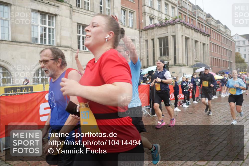 13.09.2026 - Kiel Lauf Yannick Fuchs http://msf.ph/oto/10414494 13.09.2026 10:46:18 Ziel 1013, 1913, 2448, 2776, 3422, 4331, 4397, 4516, 5017, 5421, 7044, 7241, 7840, 8277, 8310, 8520, 9361, 10469, 10699, 10836, 11232, 11642, 12000, 12077, 12306, 12481, 123, 272, 498, 499, 550, 665, 1030, 1229, 1374, 1537, 1582, 1725, 2421, 2563, 3608, 3781, 3844, 5205, 5348, 5510, 5515, 5564, 6385, 6436, 6980, 7073, 7503, 7772, 7889, 7939, 8203, 8403, 8551, 8561, 8655, 8816, 8881, 9207, 9375, 9715, 10050, 10809, 4499, 9875, 12466, 1229, 1537, 2563, 7889 meine-sportfotos.de
