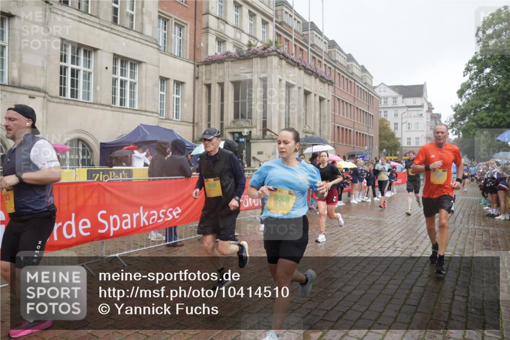 13.09.2026 - Kiel Lauf Yannick Fuchs http://msf.ph/oto/10414510 13.09.2026 10:46:20 Ziel 1013, 1913, 2448, 2776, 3422, 4331, 4397, 4516, 5017, 5421, 7044, 7241, 7840, 8277, 8310, 8520, 9361, 10469, 10699, 10836, 11232, 11642, 12000, 12077, 12306, 12481, 12743, 123, 272, 498, 499, 550, 665, 1030, 1374, 1582, 1725, 2421, 3608, 3781, 3844, 5348, 5510, 5515, 5564, 6385, 6436, 6980, 7073, 7241, 7772, 7889, 7939, 8203, 8403, 8551, 8561, 8655, 8816, 8881, 9207, 9375, 9715, 10050, 10809, 4499, 9875, 12466, 1229, 1537, 2563, 7889 meine-sportfotos.de