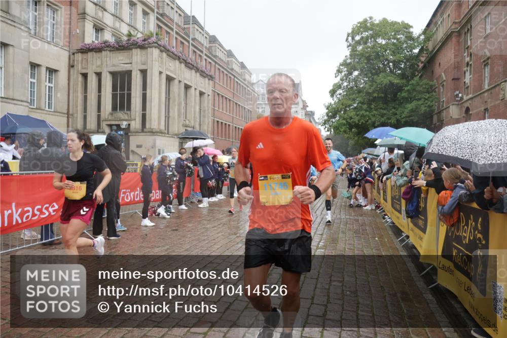 13.09.2026 - Kiel Lauf Yannick Fuchs http://msf.ph/oto/10414526 13.09.2026 10:46:21 Ziel 1013, 1913, 2448, 2776, 3422, 4331, 4397, 4516, 5017, 5421, 7044, 7840, 8277, 8310, 8520, 9361, 10469, 10699, 10836, 11232, 11642, 12000, 12077, 12306, 12481, 12743, 123, 272, 498, 499, 550, 665, 1030, 1374, 1582, 1725, 2421, 3781, 3844, 5348, 5510, 5515, 5564, 6385, 6436, 6980, 7073, 7241, 7772, 7889, 7939, 8403, 8551, 8561, 8655, 8816, 8881, 9207, 9375, 9715, 10050, 10809, 4499, 9875, 12466, 1229, 1537, 2563, 7889 meine-sportfotos.de