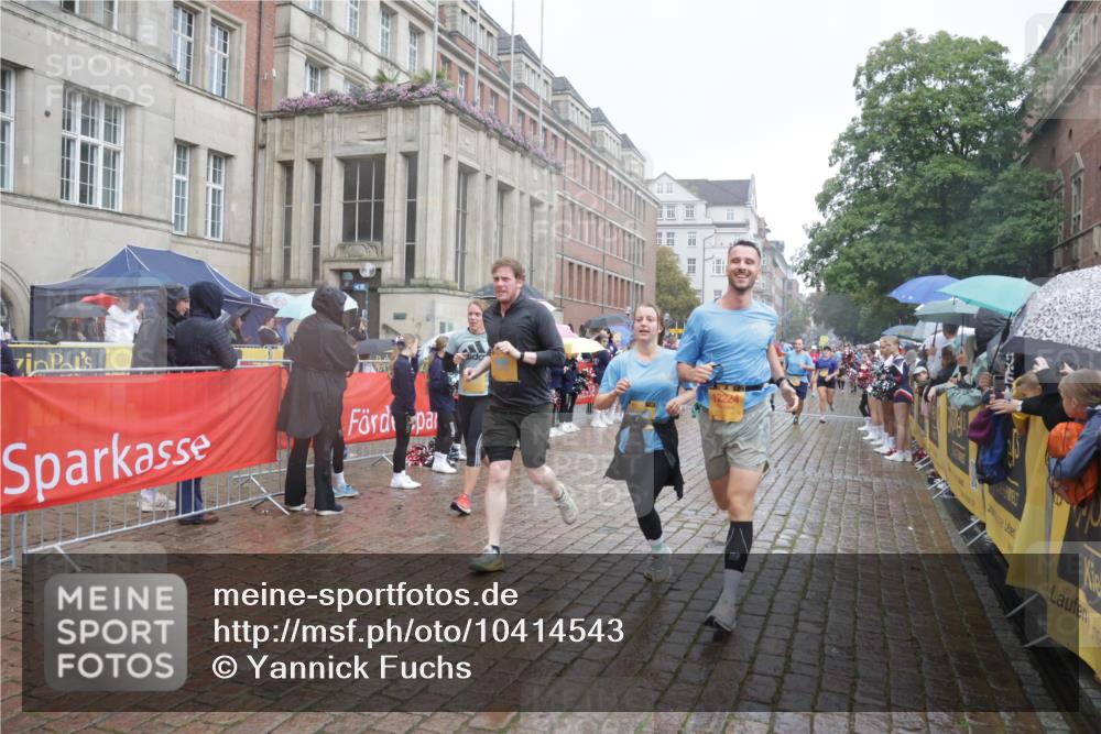 13.09.2026 - Kiel Lauf Yannick Fuchs http://msf.ph/oto/10414543 13.09.2026 10:46:22 Ziel 206, 1013, 1913, 2448, 2776, 3422, 4331, 4397, 4516, 5017, 5421, 7044, 7840, 8277, 8310, 8520, 9361, 9415, 10469, 10699, 10836, 11232, 11642, 12000, 12077, 12306, 12743, 123, 272, 498, 499, 550, 665, 1030, 1374, 1582, 1725, 2421, 3781, 3844, 5348, 5510, 5515, 5564, 6385, 6436, 6980, 7073, 7241, 7772, 7939, 8403, 8551, 8561, 8655, 8816, 8881, 9207, 9375, 9715, 10050, 10809, 4499, 9875, 12466, 1229, 1537, 2563, 7889 meine-sportfotos.de